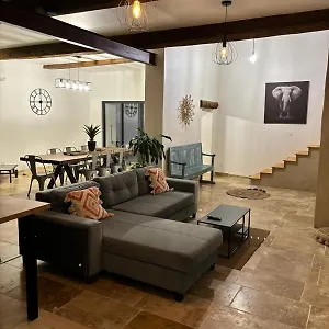 Maison De Charme Avec Piscine Hébergement de vacances