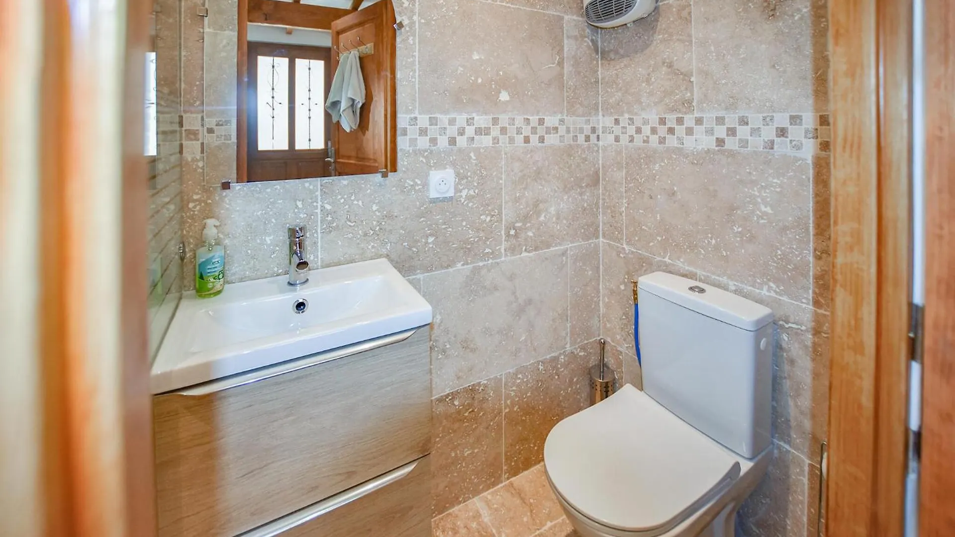 Holiday home Stunning Home In Monteux With Kitchen